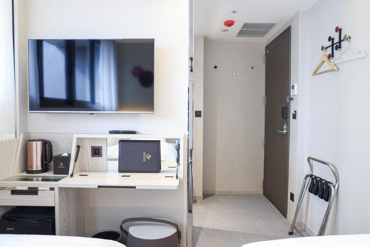 Royal Jade Boutique 3*